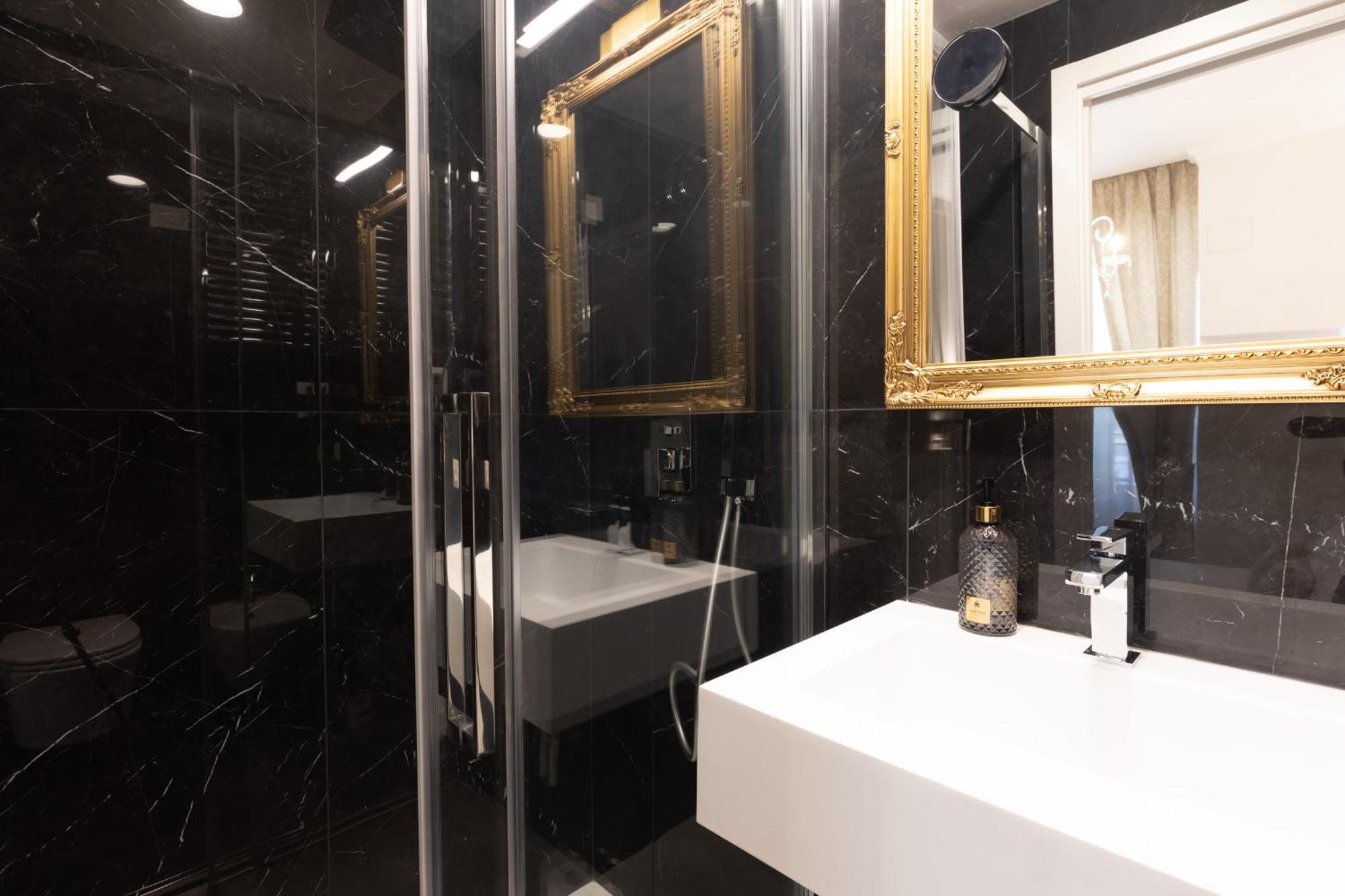 De Vince Suites - Luxury Rooms - Roma Termini Ngoại thất bức ảnh